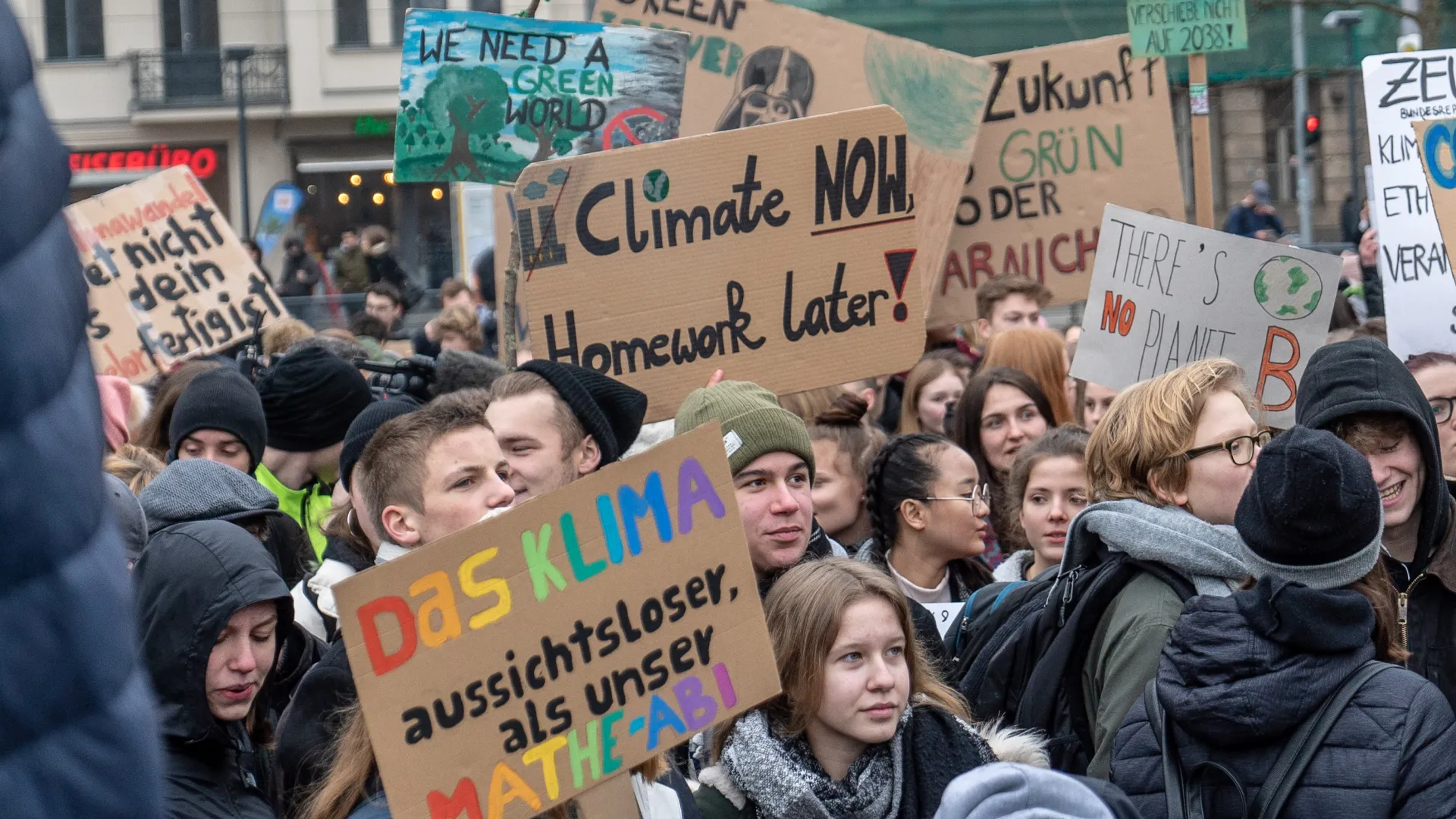 Rubrik_Klima_Energie_Fridays4Future_mika-baumeister-1405711-unsplash